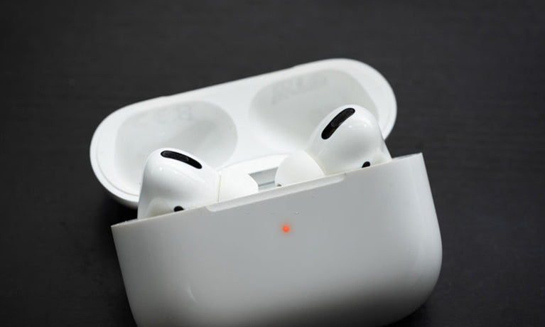 Le luci della custodia degli AirPods: cosa significano?