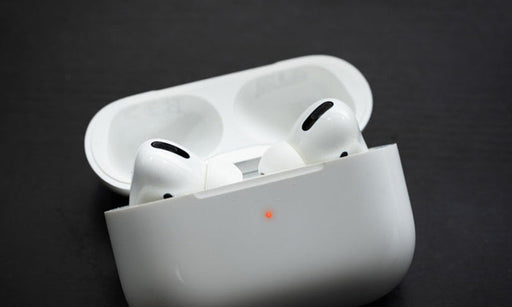 Le luci della custodia degli AirPods: cosa significano?